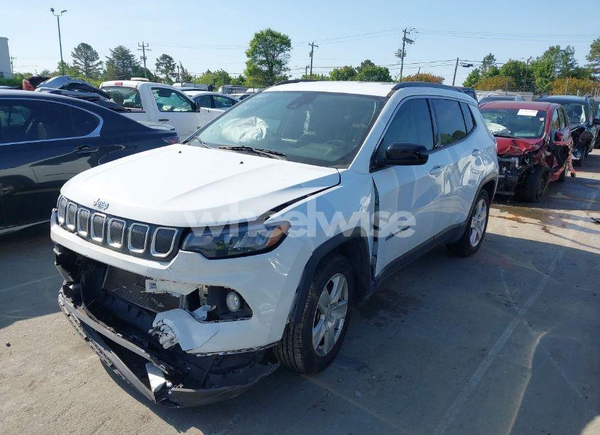 Photo 2 of 2022 Jeep Compass LATITUDE FWD (VIN 3C4NJCBB1NT137963)