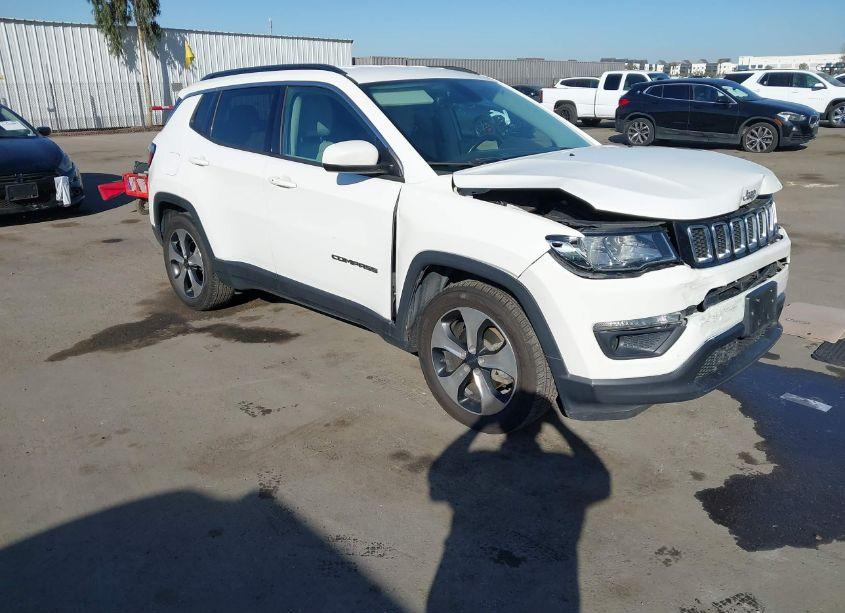 2017 Jeep New COMPASS LATITUDE FWD (VIN 3C4NJCBB2HT652894) main photo