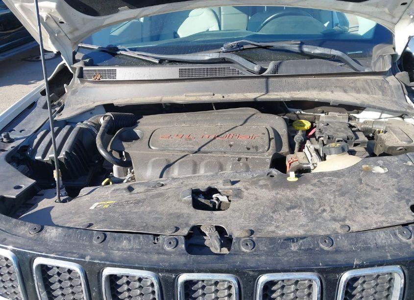 Photo 10 of 2017 Jeep New COMPASS LATITUDE FWD (VIN 3C4NJCBB2HT652894)