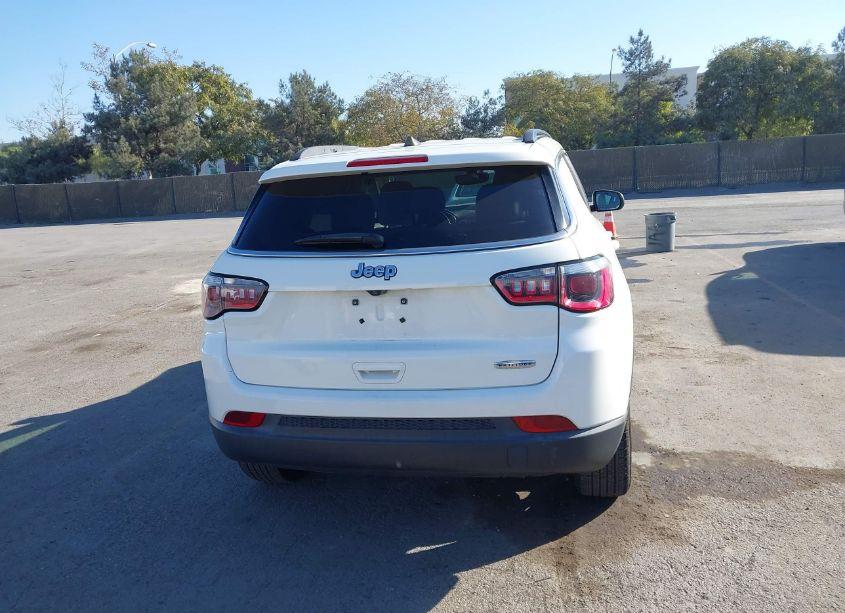 Photo 16 of 2017 Jeep New COMPASS LATITUDE FWD (VIN 3C4NJCBB2HT652894)