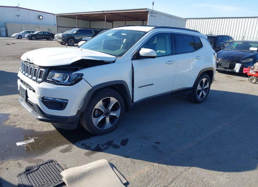 Photo 2 of 2017 Jeep New COMPASS LATITUDE FWD (VIN 3C4NJCBB2HT652894)