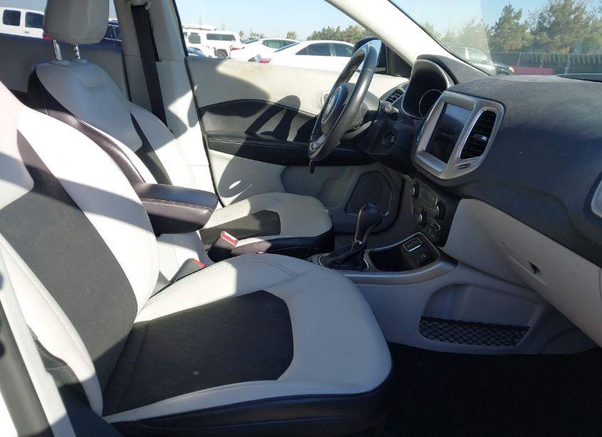 Photo 5 of 2017 Jeep New COMPASS LATITUDE FWD (VIN 3C4NJCBB2HT652894)