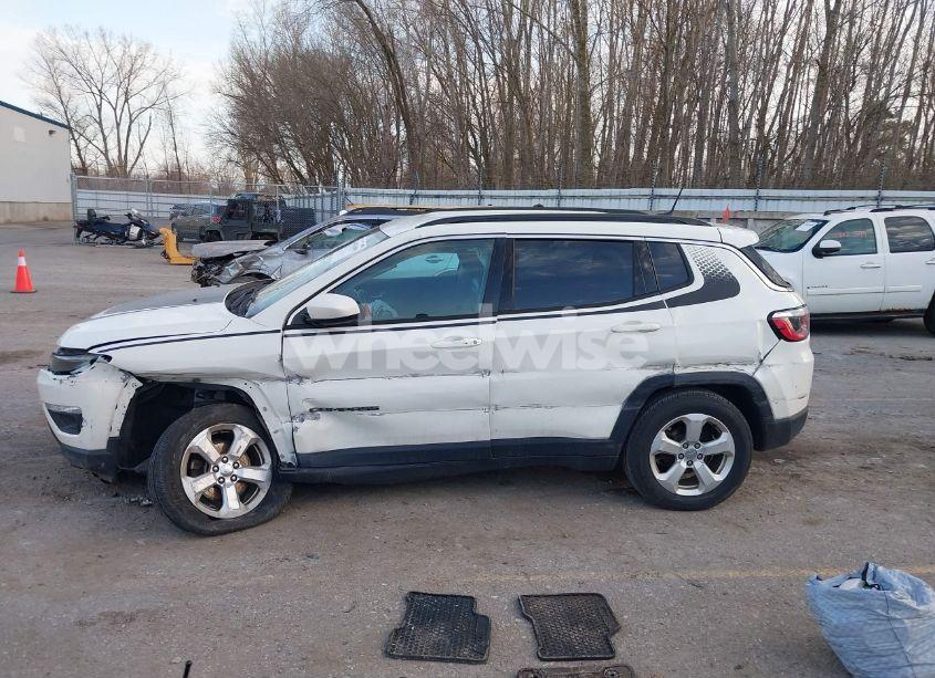 Photo 14 of 2018 Jeep Compass LATITUDE FWD (VIN 3C4NJCBB2JT108465)