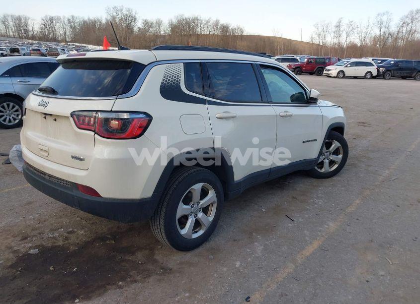 Photo 4 of 2018 Jeep Compass LATITUDE FWD (VIN 3C4NJCBB2JT108465)