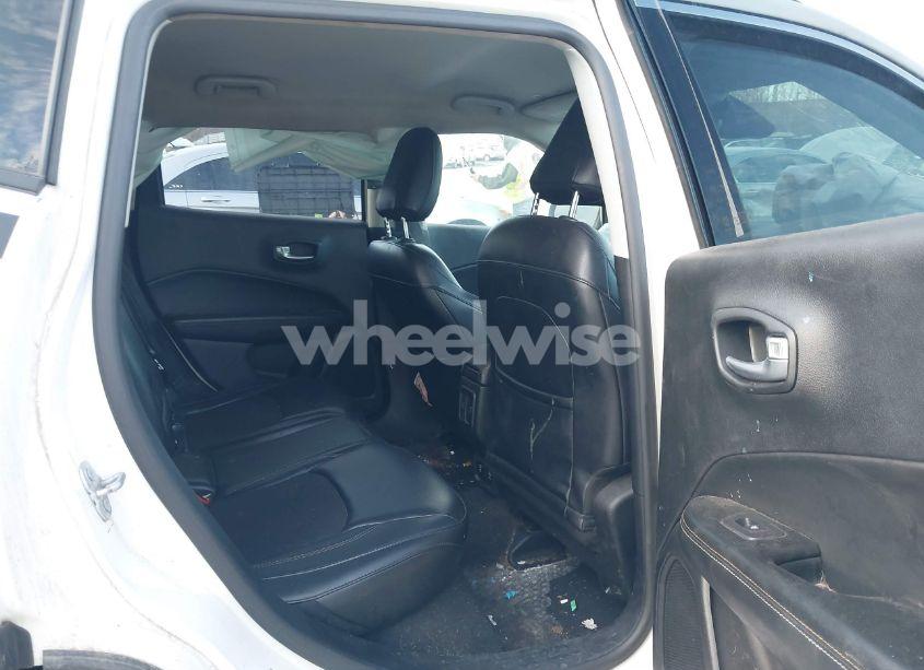 Photo 8 of 2018 Jeep Compass LATITUDE FWD (VIN 3C4NJCBB2JT108465)