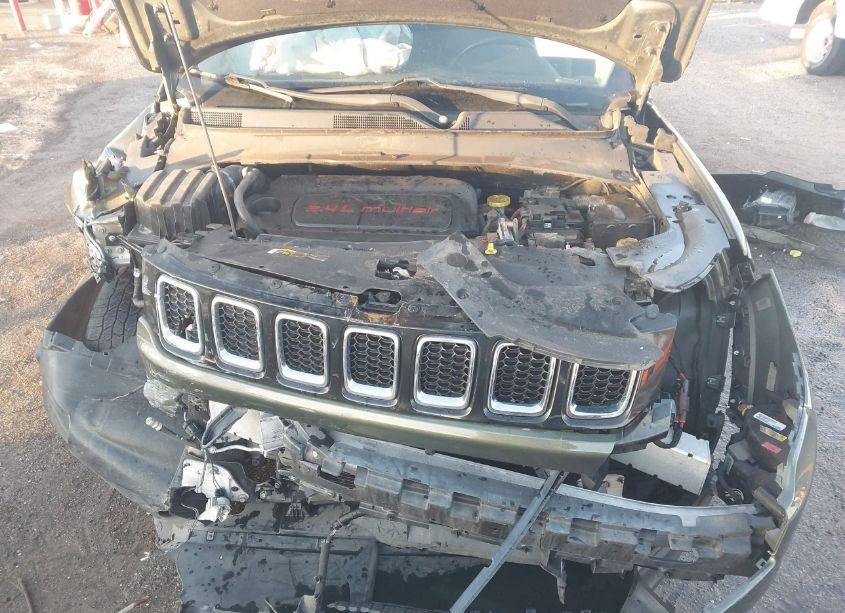 Photo 10 of 2018 Jeep Compass LATITUDE FWD (VIN 3C4NJCBB2JT140378)