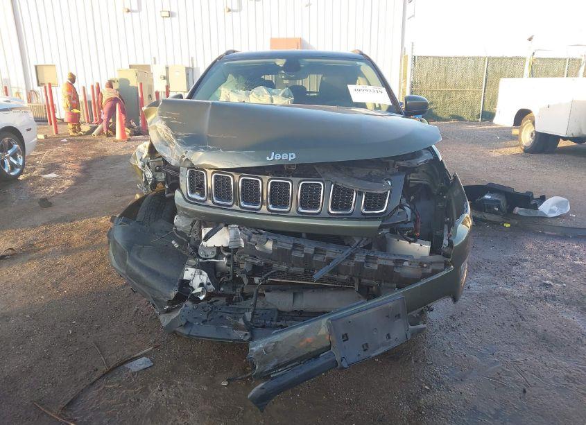 Photo 13 of 2018 Jeep Compass LATITUDE FWD (VIN 3C4NJCBB2JT140378)