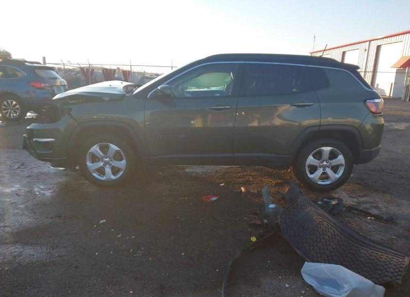 Photo 15 of 2018 Jeep Compass LATITUDE FWD (VIN 3C4NJCBB2JT140378)