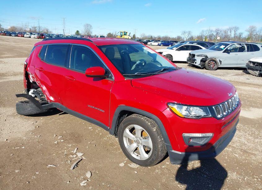2018 Jeep Compass LATITUDE FWD (VIN 3C4NJCBB2JT248242) main photo