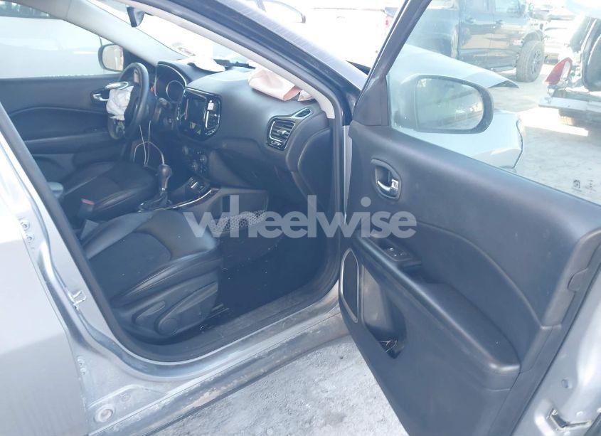 Photo 5 of 2018 Jeep Compass ALTITUDE FWD (VIN 3C4NJCBB2JT304809)