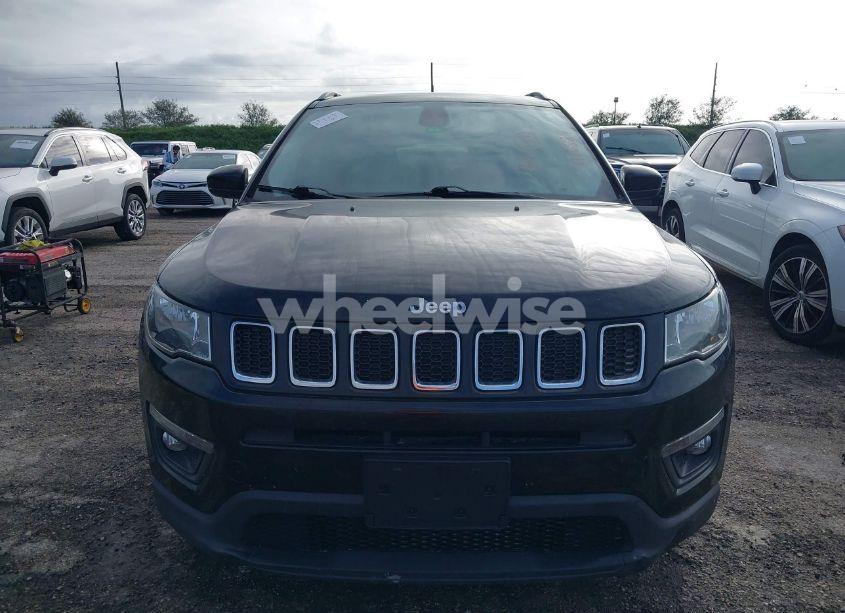 Photo 12 of 2019 Jeep Compass SUN AND WHEEL FWD (VIN 3C4NJCBB2KT676877)
