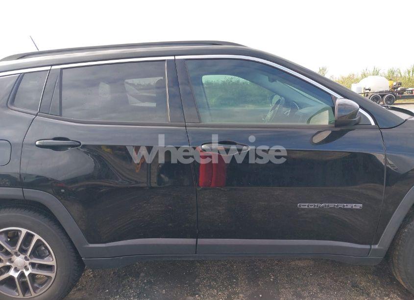 Photo 13 of 2019 Jeep Compass SUN AND WHEEL FWD (VIN 3C4NJCBB2KT676877)