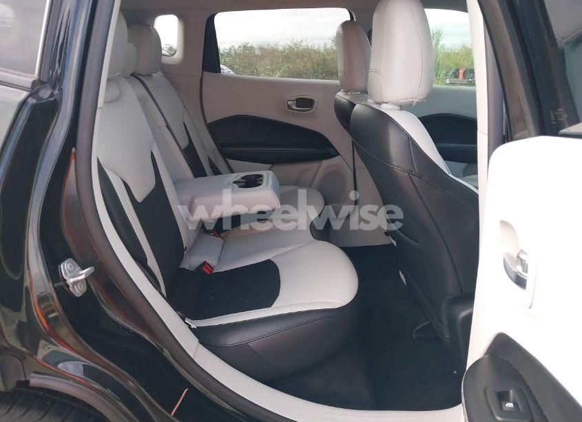 Photo 8 of 2019 Jeep Compass SUN AND WHEEL FWD (VIN 3C4NJCBB2KT676877)