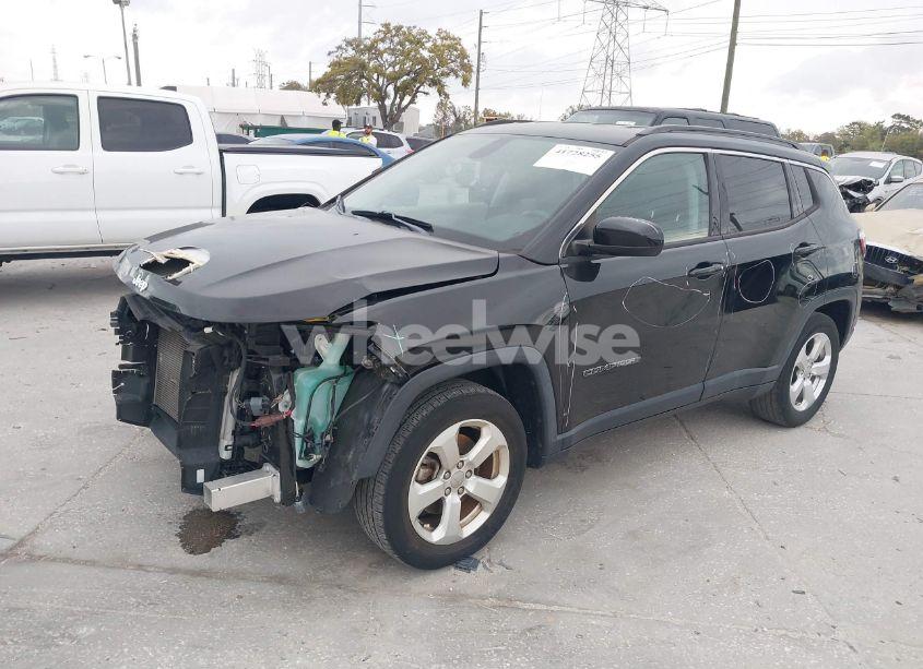 Photo 2 of 2019 Jeep Compass LATITUDE FWD (VIN 3C4NJCBB2KT815146)