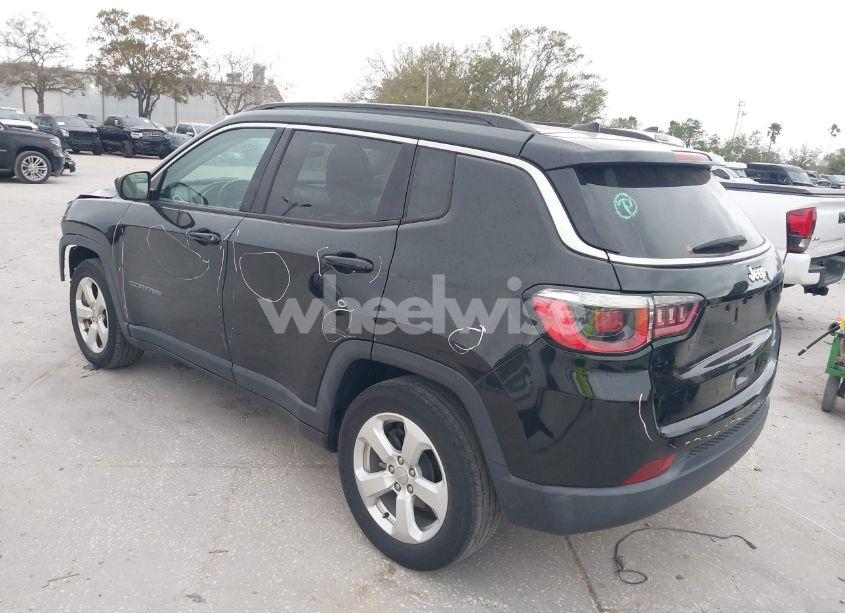Photo 3 of 2019 Jeep Compass LATITUDE FWD (VIN 3C4NJCBB2KT815146)