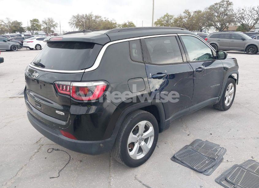 Photo 4 of 2019 Jeep Compass LATITUDE FWD (VIN 3C4NJCBB2KT815146)