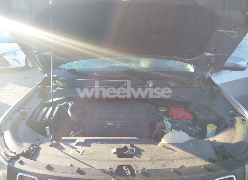 Photo 10 of 2020 Jeep Compass LATITUDE FWD (VIN 3C4NJCBB2LT133871)