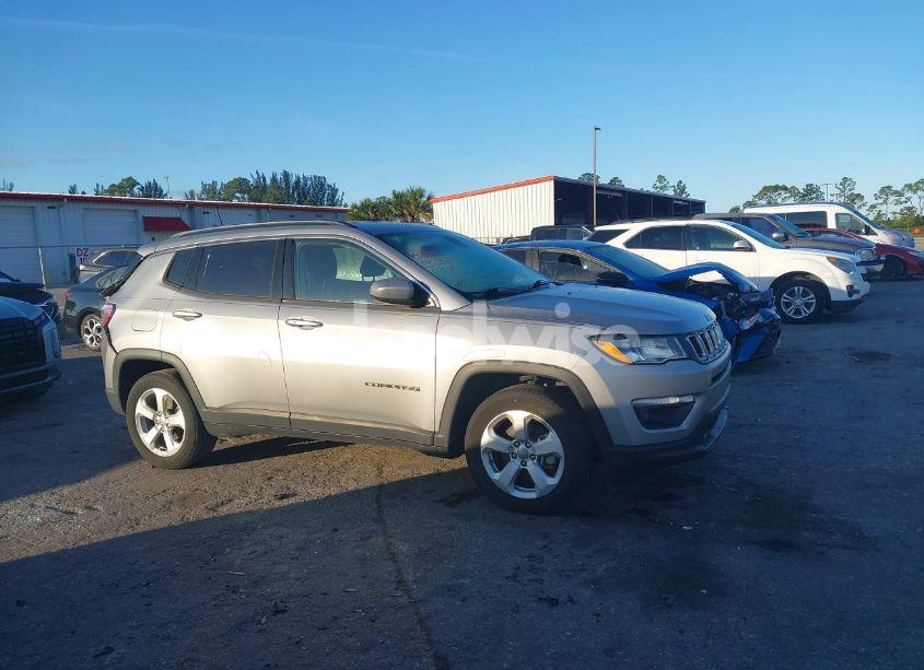 Photo 13 of 2020 Jeep Compass LATITUDE FWD (VIN 3C4NJCBB2LT133871)