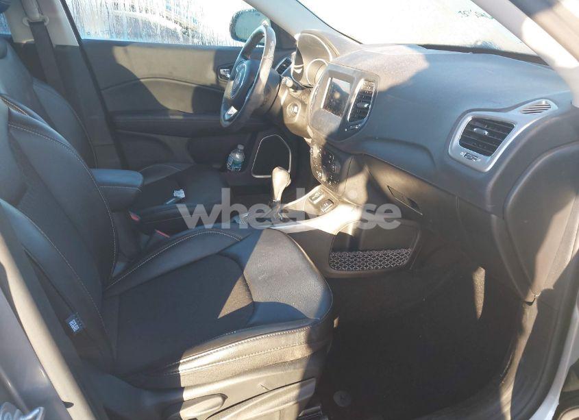 Photo 5 of 2020 Jeep Compass LATITUDE FWD (VIN 3C4NJCBB2LT133871)