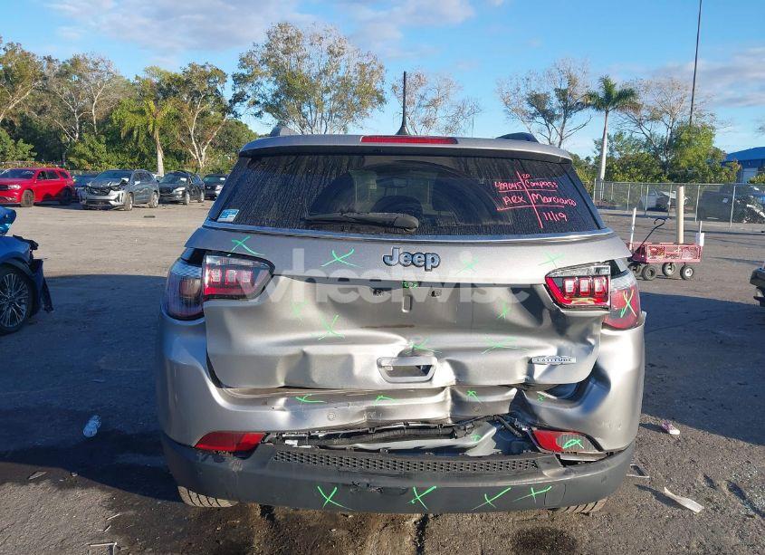 Photo 6 of 2020 Jeep Compass LATITUDE FWD (VIN 3C4NJCBB2LT133871)