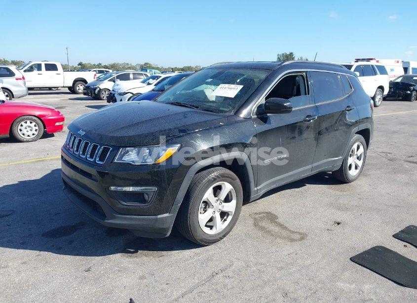 Photo 2 of 2020 Jeep Compass LATITUDE FWD (VIN 3C4NJCBB2LT212456)