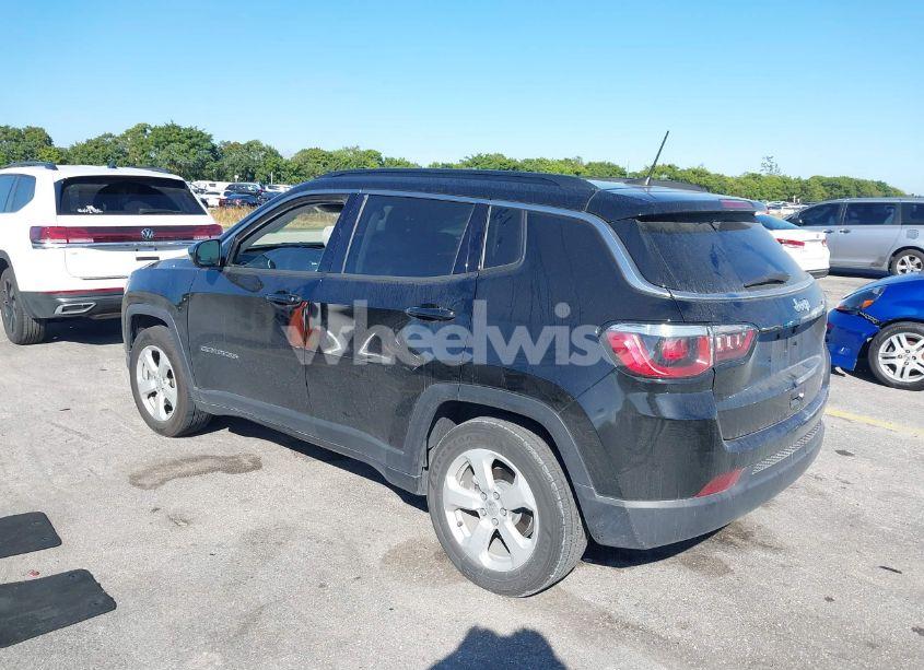 Photo 3 of 2020 Jeep Compass LATITUDE FWD (VIN 3C4NJCBB2LT212456)