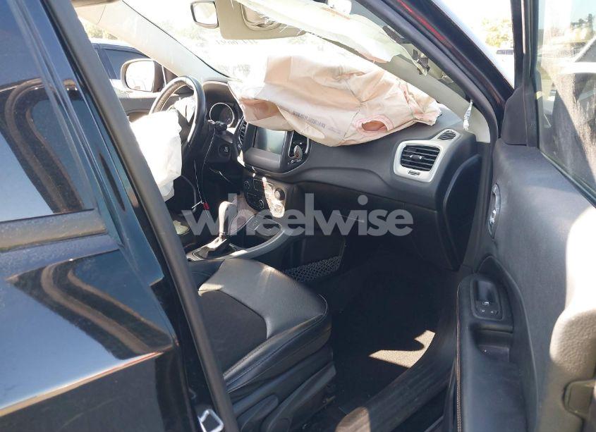 Photo 5 of 2020 Jeep Compass LATITUDE FWD (VIN 3C4NJCBB2LT212456)