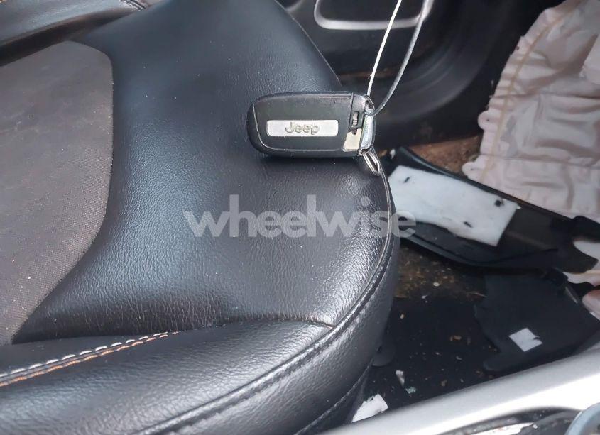 Photo 11 of 2020 Jeep Compass SUN AND SAFETY FWD (VIN 3C4NJCBB2LT241780)