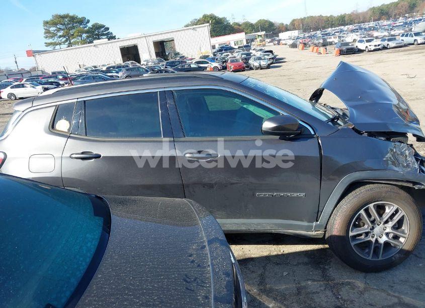 Photo 13 of 2020 Jeep Compass SUN AND SAFETY FWD (VIN 3C4NJCBB2LT241780)