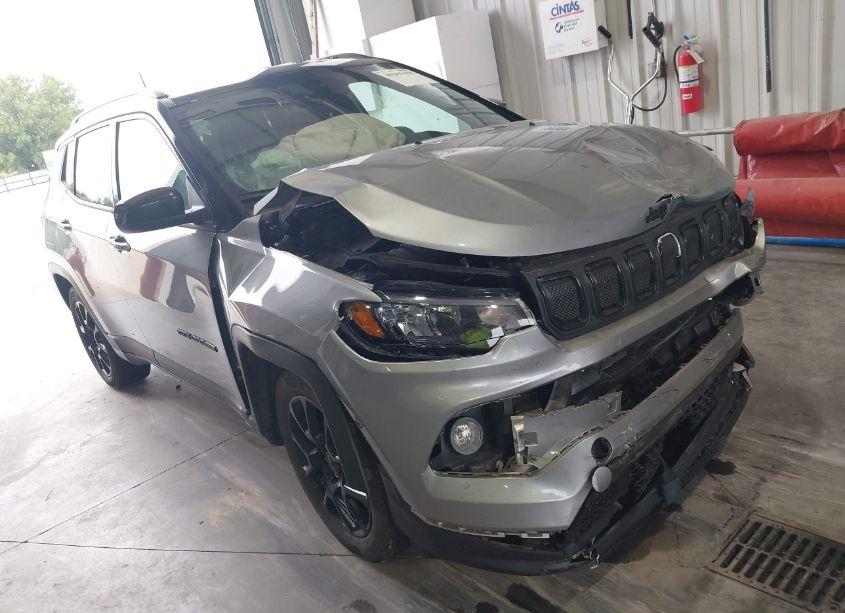 2022 Jeep Compass ALTITUDE FWD (VIN 3C4NJCBB2NT166503) main photo