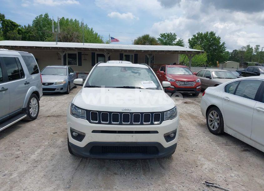 Photo 12 of 2018 Jeep Compass LATITUDE FWD (VIN 3C4NJCBB3JT125517)
