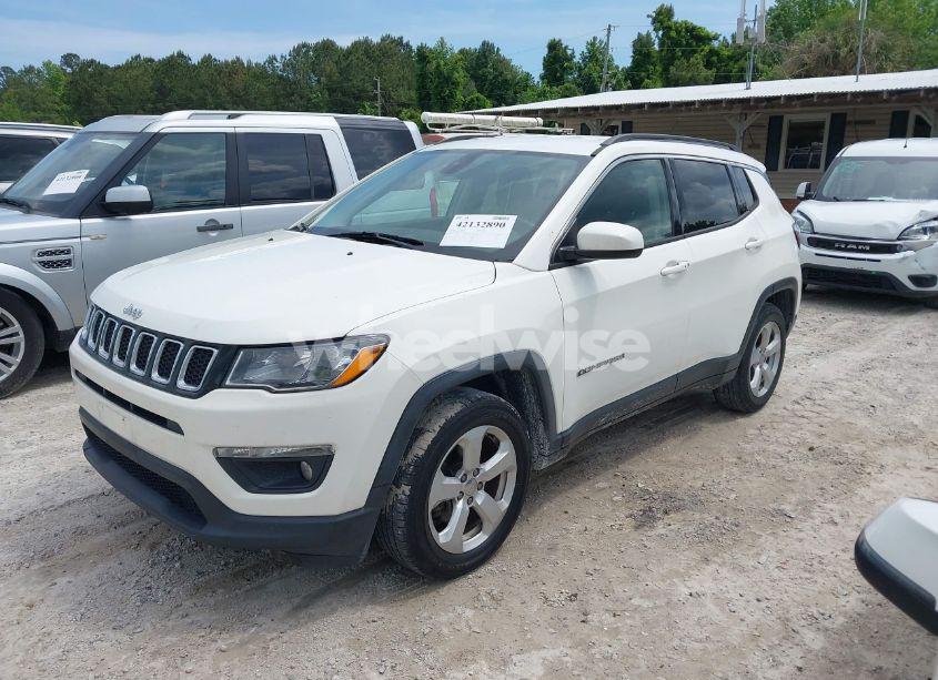 Photo 2 of 2018 Jeep Compass LATITUDE FWD (VIN 3C4NJCBB3JT125517)