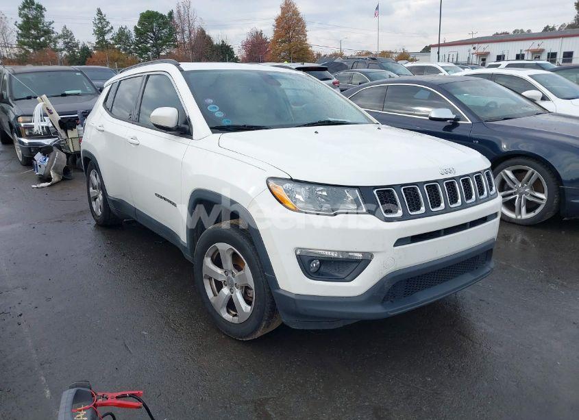 2018 Jeep Compass LATITUDE FWD (VIN 3C4NJCBB3JT165404) main photo