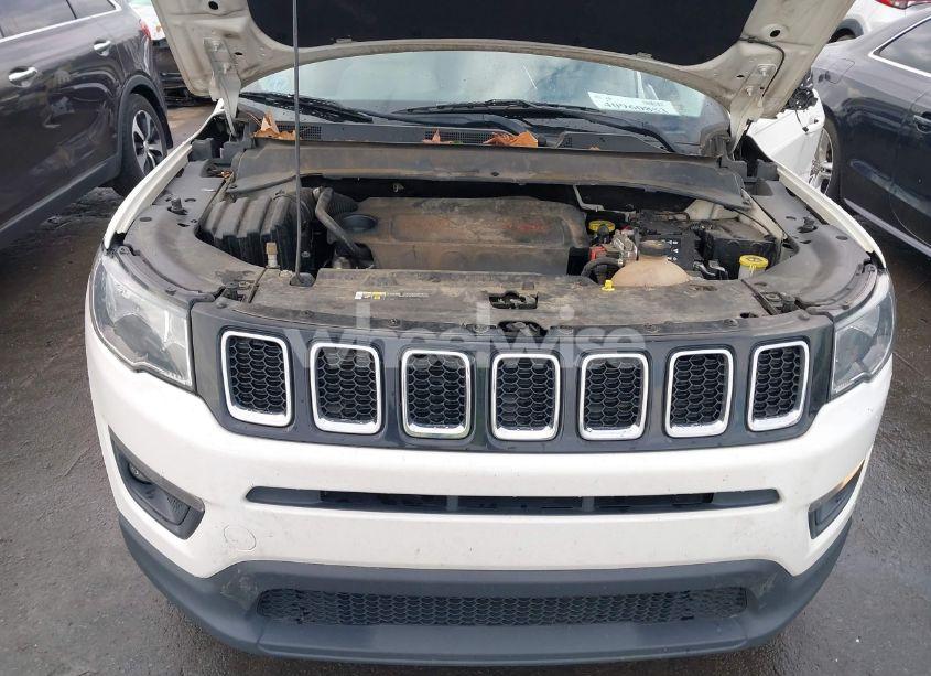 Photo 10 of 2018 Jeep Compass LATITUDE FWD (VIN 3C4NJCBB3JT165404)