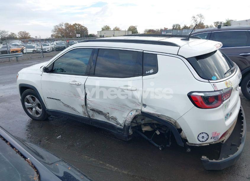 Photo 6 of 2018 Jeep Compass LATITUDE FWD (VIN 3C4NJCBB3JT165404)