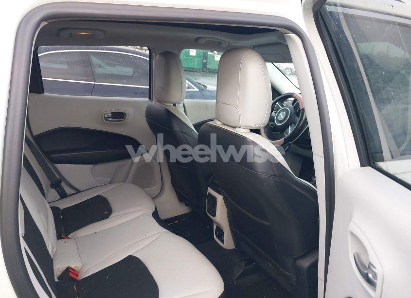 Photo 8 of 2018 Jeep Compass LATITUDE FWD (VIN 3C4NJCBB3JT165404)