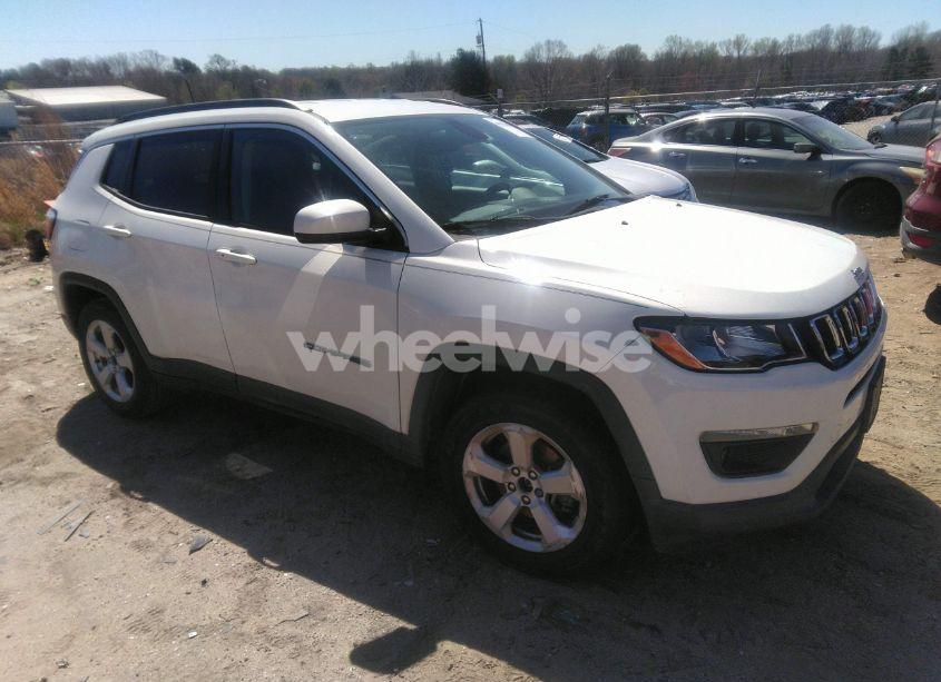 2018 Jeep Compass LATITUDE FWD (VIN 3C4NJCBB3JT227044) main photo