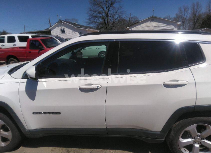 Photo 14 of 2018 Jeep Compass LATITUDE FWD (VIN 3C4NJCBB3JT227044)