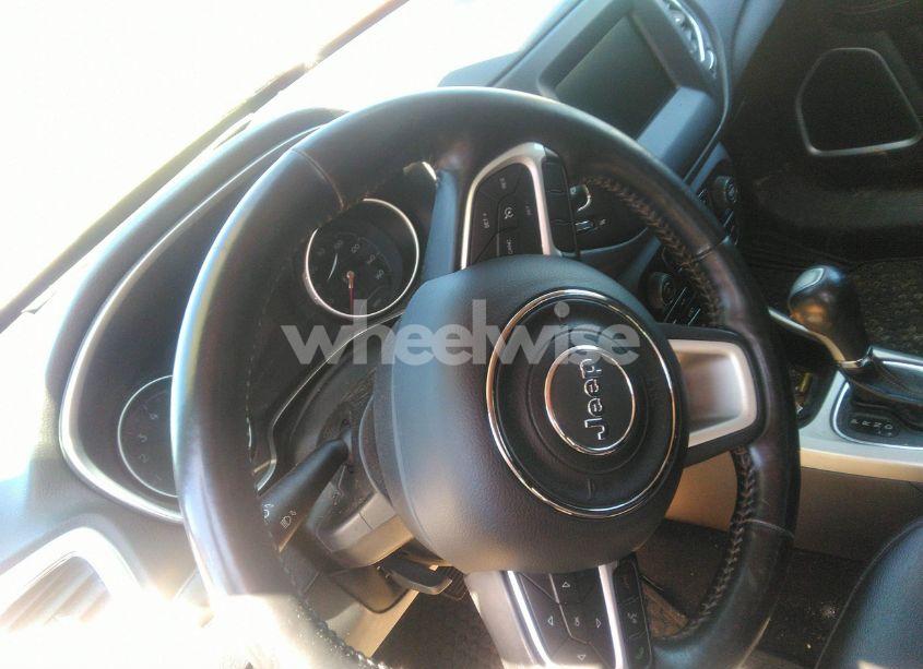 Photo 6 of 2018 Jeep Compass LATITUDE FWD (VIN 3C4NJCBB3JT227044)