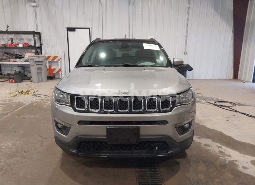 Photo 13 of 2018 Jeep Compass LATITUDE FWD (VIN 3C4NJCBB3JT408614)