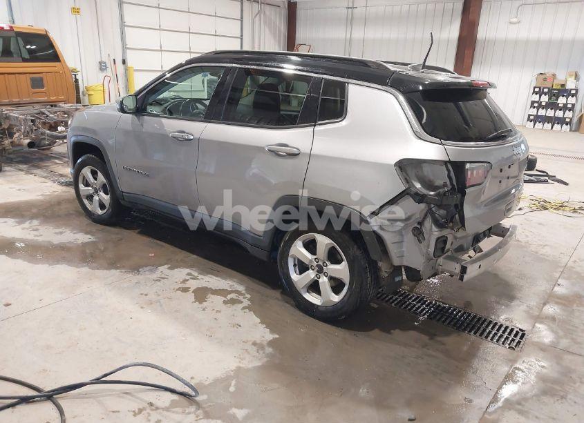 Photo 3 of 2018 Jeep Compass LATITUDE FWD (VIN 3C4NJCBB3JT408614)