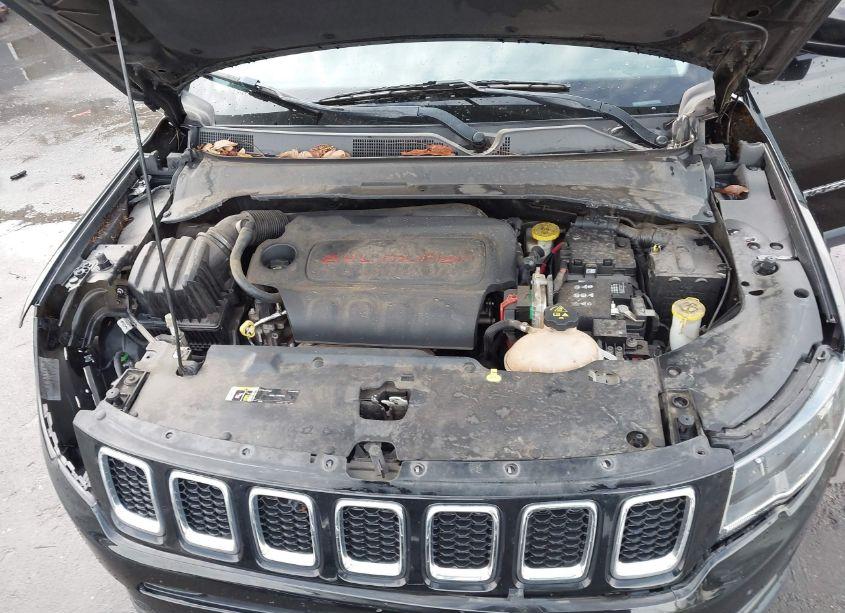 Photo 10 of 2018 Jeep Compass LATITUDE FWD (VIN 3C4NJCBB3JT495320)