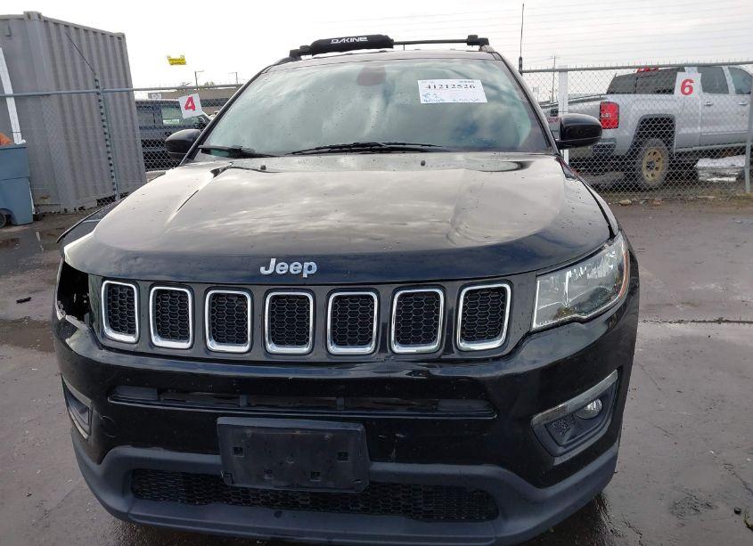 Photo 13 of 2018 Jeep Compass LATITUDE FWD (VIN 3C4NJCBB3JT495320)