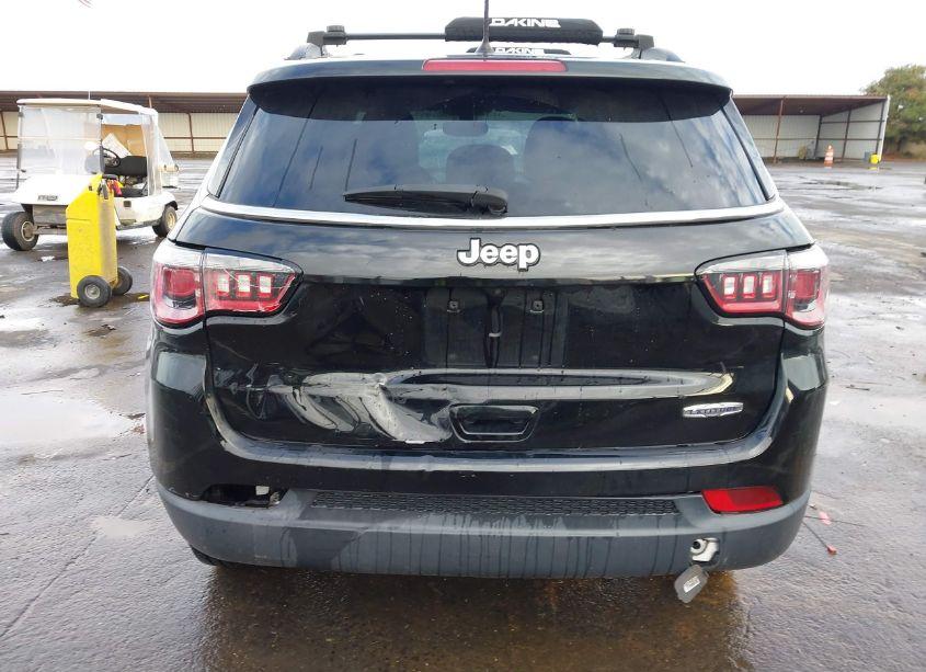 Photo 17 of 2018 Jeep Compass LATITUDE FWD (VIN 3C4NJCBB3JT495320)