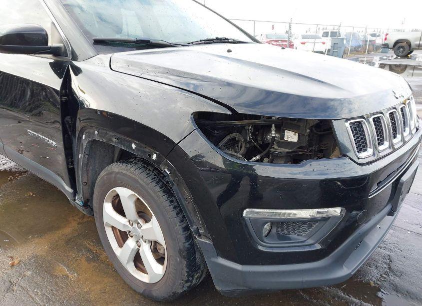 Photo 6 of 2018 Jeep Compass LATITUDE FWD (VIN 3C4NJCBB3JT495320)