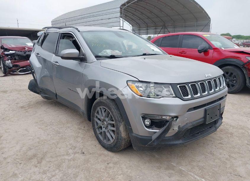 2019 Jeep Compass LATITUDE FWD (VIN 3C4NJCBB3KT726640) main photo