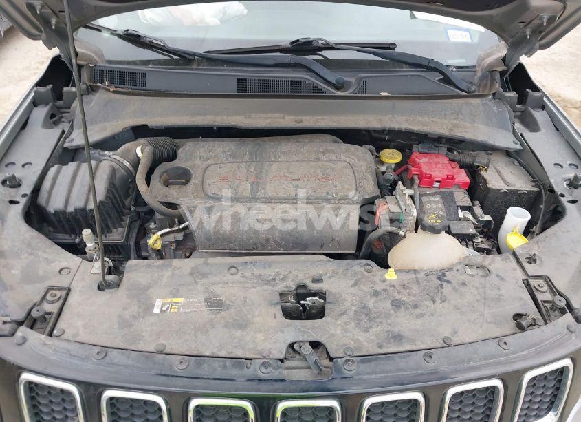 Photo 10 of 2019 Jeep Compass LATITUDE FWD (VIN 3C4NJCBB3KT726640)