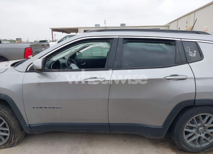 Photo 15 of 2019 Jeep Compass LATITUDE FWD (VIN 3C4NJCBB3KT726640)