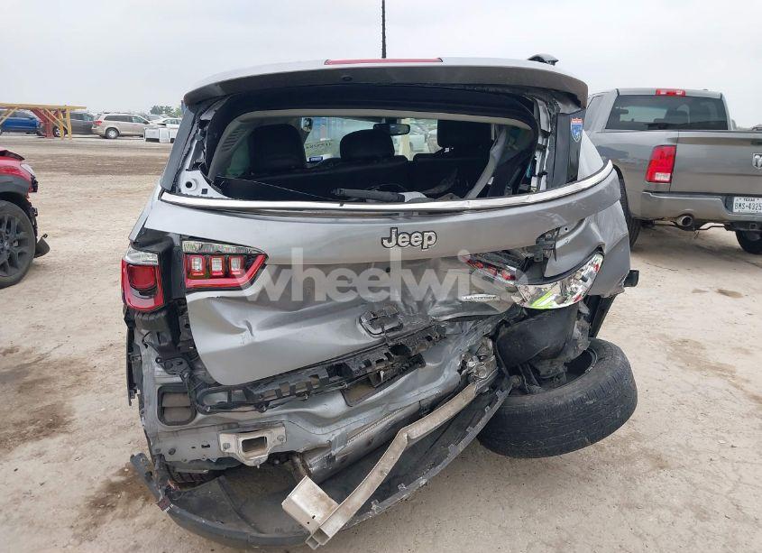 Photo 17 of 2019 Jeep Compass LATITUDE FWD (VIN 3C4NJCBB3KT726640)