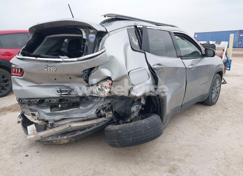 Photo 4 of 2019 Jeep Compass LATITUDE FWD (VIN 3C4NJCBB3KT726640)